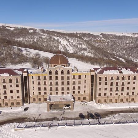 Golden Palace Hotel Resort & Spa Gl Цахкадзор Екстериор снимка